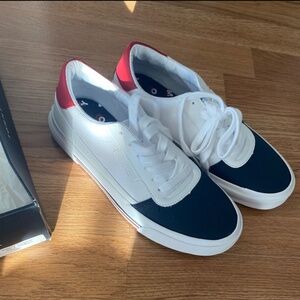 Tommy Hilfiger women’s shoes, new, size 8